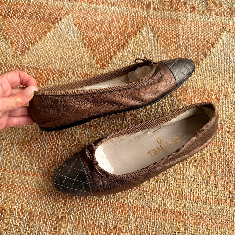 Vintage Chanel ballet flats bronze metallic quilted cap toe bow trim 38.5 - Picture 12 of 13